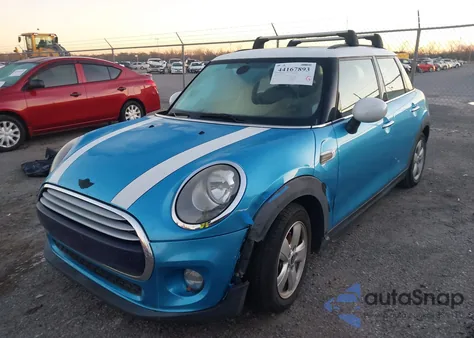 2015 Mini Hardtop Cooper z USA, uszkodzony, nr VIN WMWXS5C53FT831607